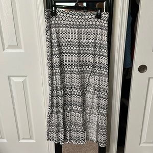 Black and white maxi skirt